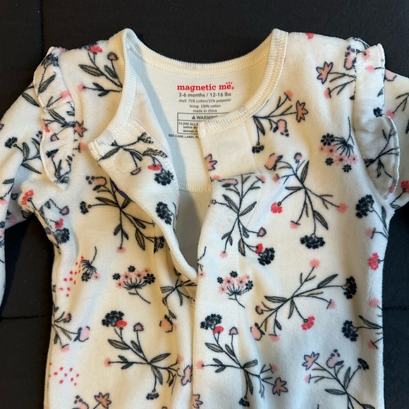 NWT Magnetic Me Onesie - Picture 2 of 3